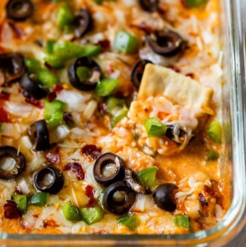 Cottage cheese pizza bowl with a chip in it.